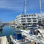 Apto Tanez Torremolinos, A 아파트 토레몰리노스