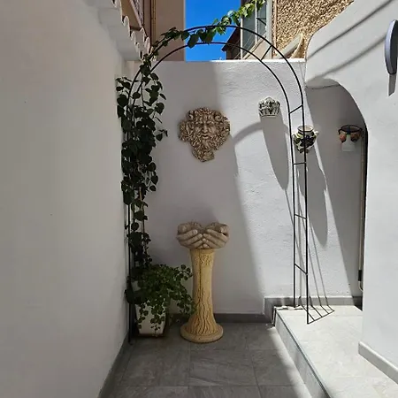 Apto Tanez Torremolinos, A Апартаменти