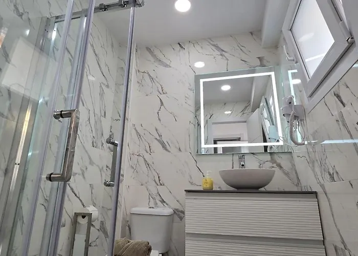 Apto Tanez Torremolinos, A Τορρεμολίνος