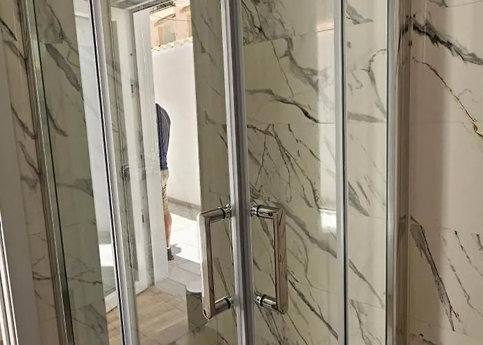 Apto Tanez Torremolinos, A Τορρεμολίνος