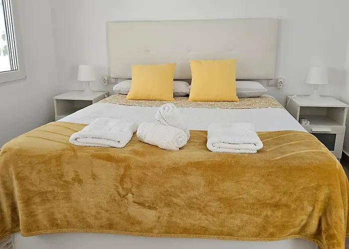 Apto Tanez Torremolinos, A Διαμέρισμα Τορρεμολίνος